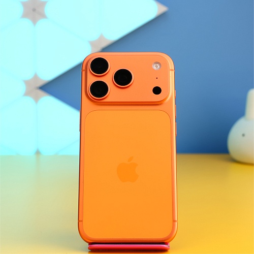Смартфон Apple iPhone 17 Pro 256GB Cosmic Orange (MG8H4) Б/У