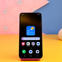 Смартфон Samsung Galaxy S22 5G 8/128GB Phantom Black (SM-S901BZKD) Б/У - придбати в Дніпрі, Україні: ціна, характеристики | інтернет-магазин TOUCH