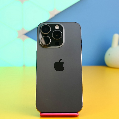 Смартфон Apple iPhone 15 Pro 128GB Black Titanium (MTUV3) Б/У
