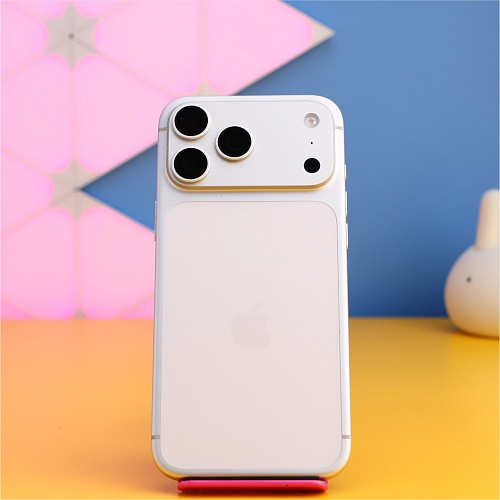 Смартфон Apple iPhone 17 Pro Max 512GB eSim Silver (MFXK4) Б/У