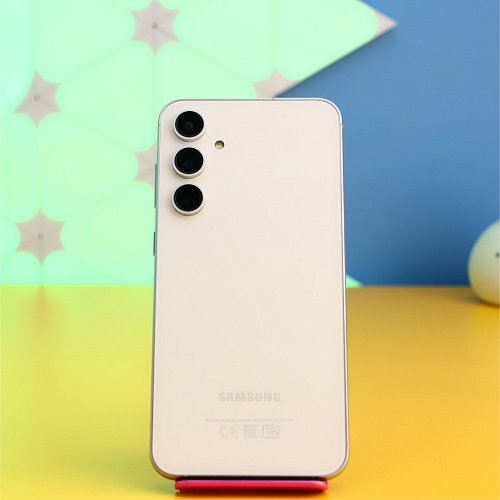 Смартфон Samsung Galaxy S23 FE 8/256GB Cream (SM-S711BZWG) UA-UCRF Б/У