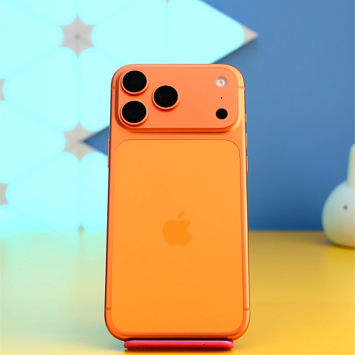 Смартфон Apple iPhone 17 Pro Max 256GB Cosmic Orange (MFYN4) Б/У