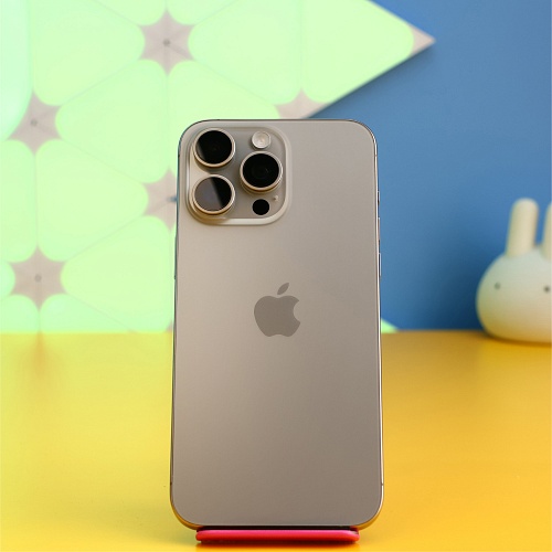 Смартфон Apple iPhone 15 Pro Max 1TB Natural Titanium (MU7J3) Б/У