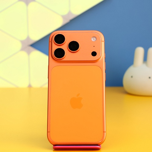 Смартфон Apple iPhone 17 Pro 256GB Cosmic Orange (MG8H4) Б/У