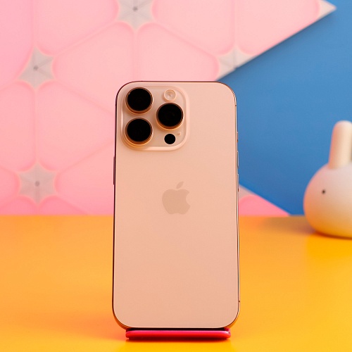 Смартфон Apple iPhone 16 Pro 256GB Desert Titanium (MYNK3) Б/У