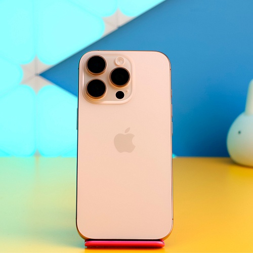 Смартфон Apple iPhone 16 Pro 128GB Desert Titanium (MYNF3) Б/У