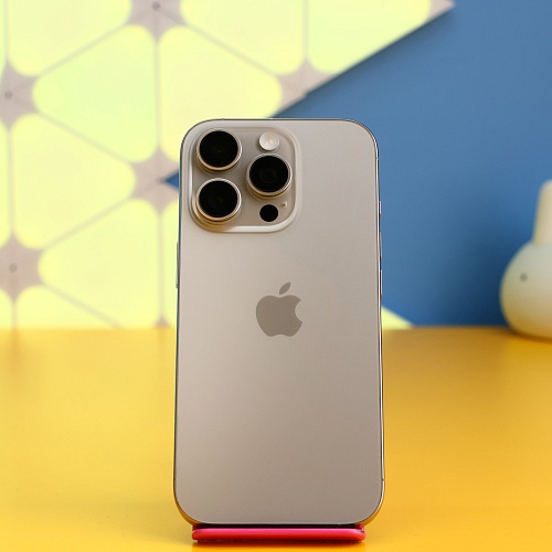 Смартфон Apple iPhone 16 Pro 256GB Natural Titanium (MYNL3) Б/У