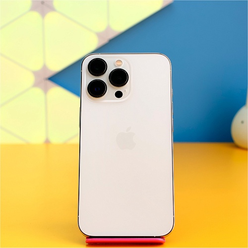 Смартфон Apple iPhone 13 Pro 256GB Silver (MLVF3) Б/У