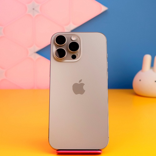 Смартфон Apple iPhone 16 Pro Max 256GB Natural Titanium (MYWY3) Б/У