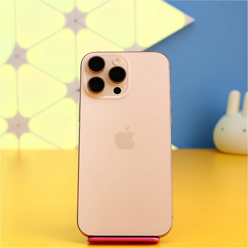 Смартфон Apple iPhone 16 Pro Max 256GB Desert Titanium (MYWX3) Б/У