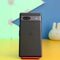 Смартфон Google Pixel 7a 8/128GB Charcoal Б/У