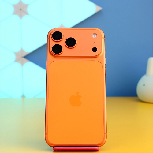 Смартфон Apple iPhone 17 Pro Max 256GB Cosmic Orange (MFYN4) Б/У
