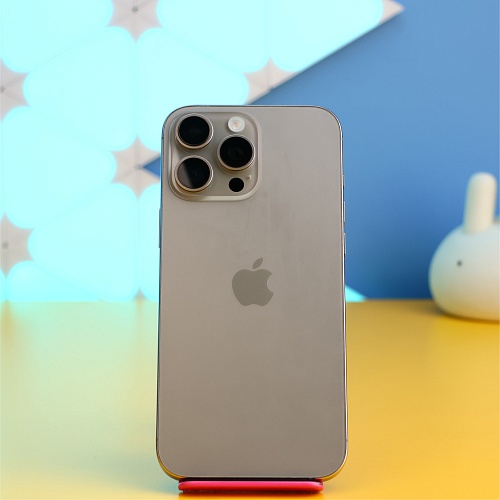 Смартфон Apple iPhone 16 Pro Max 512GB Natural Titanium (MYX33) Б/У