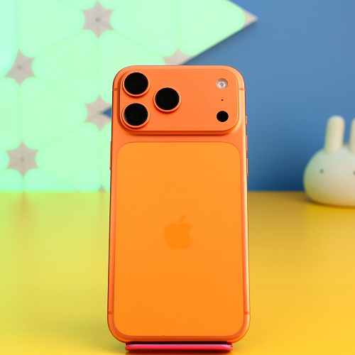 Смартфон Apple iPhone 17 Pro Max 256GB Cosmic Orange (MFYN4) Б/У