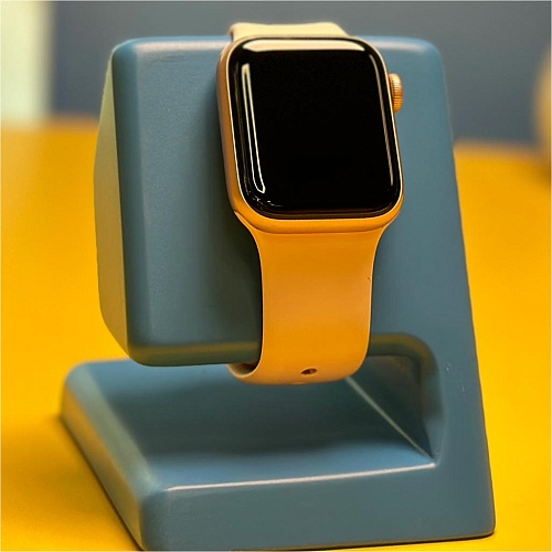 Смарт-часы Apple Watch SE GPS 40mm Gold Aluminum Case with Pink Sand Sport Band MYDN2 (Q07T) Б/У