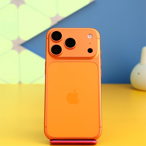 Смартфон Apple iPhone 17 Pro 256GB Cosmic Orange (MG8H4) Б/У