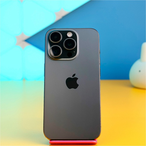 Смартфон Apple iPhone 15 Pro 128GB Black Titanium (MTUV3) Б/У