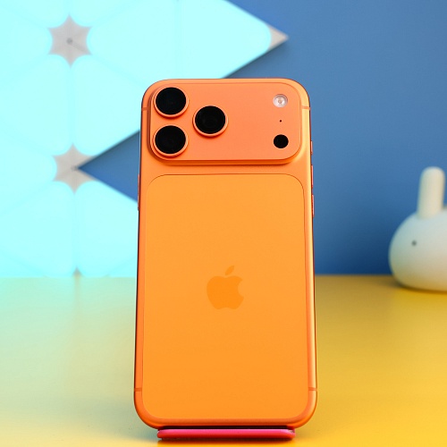 Смартфон Apple iPhone 17 Pro Max 256GB Cosmic Orange (MFYN4) Б/У