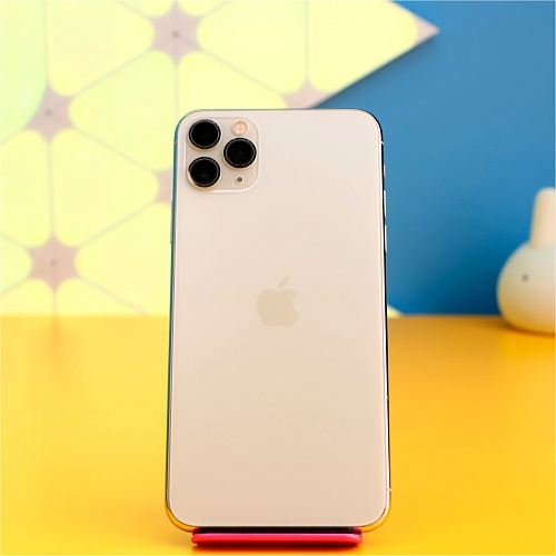 Смартфон Apple iPhone 11 Pro Max 64GB Silver (MWH02) Б/У