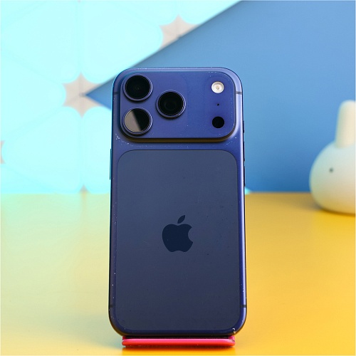 Смартфон Apple iPhone 17 Pro 256GB Deep Blue (MG8J4) Б/У