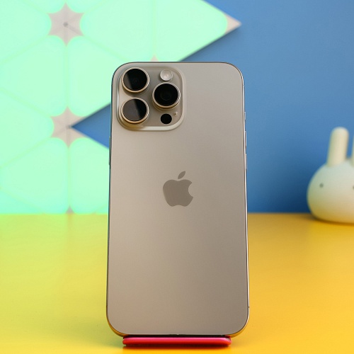 Смартфон Apple iPhone 16 Pro Max 256GB Natural Titanium (MYWY3) Б/У