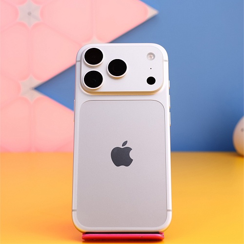 Смартфон Apple iPhone 18 Pro 256GB Silver (MJRQ4) Б/У - придбати в Дніпрі, Україні: ціна, характеристики | інтернет-магазин TOUCH