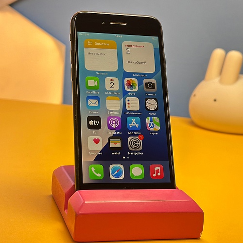 Смартфон Apple iPhone SE (2020) 128GB Black (2787) Б/У