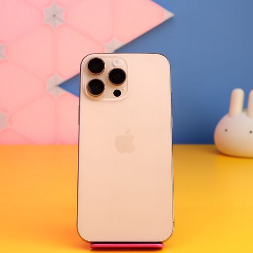 Смартфон Apple iPhone 16 Pro Max 256GB Desert Titanium (MYWX3) Б/У