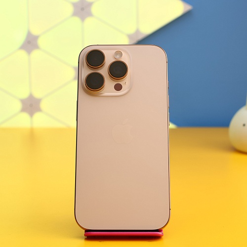 Смартфон Apple iPhone 16 Pro 256GB Desert Titanium (MYNK3) Б/У