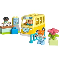 Конструктор LEGO DUPLO Поездка на автобусе (10988)