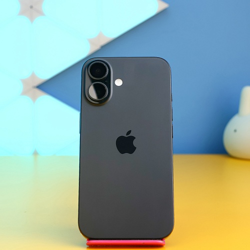 Смартфон Apple iPhone 16 256GB Black (MYEE3) Б/У