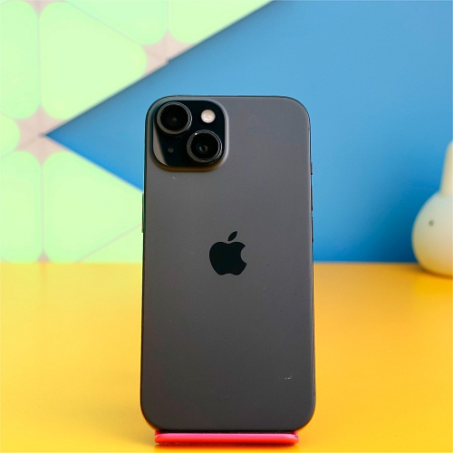 Смартфон Apple iPhone 15 256GB Black (MTP63) Б/У