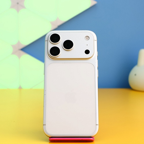 Смартфон Apple iPhone 17 Pro 256GB Silver (MG8G4) Б/У