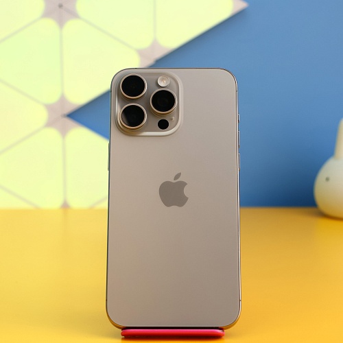 Смартфон Apple iPhone 15 Pro Max 256GB Natural Titanium (MU793) Б/У