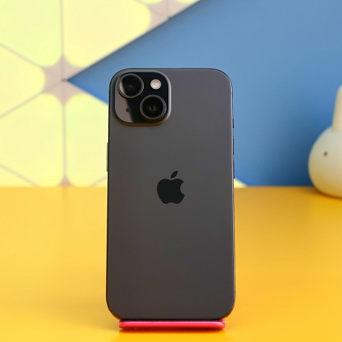 Смартфон Apple iPhone 15 256GB Black (MTP63) Б/У