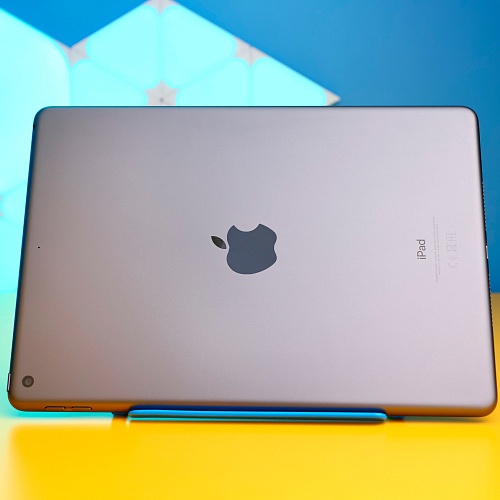 Планшет Apple iPad 10.2 (2021) 64GB Wi-Fi Space Gray (MK2K3) Б/У