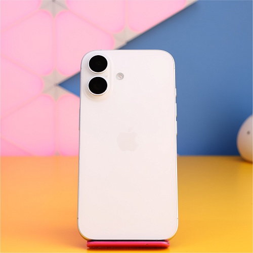 Смартфон Apple iPhone 16 128GB White (MYE93) Б/У